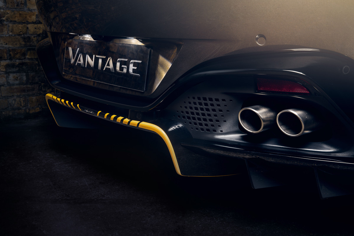 AstonMartinVantage007Edition_07