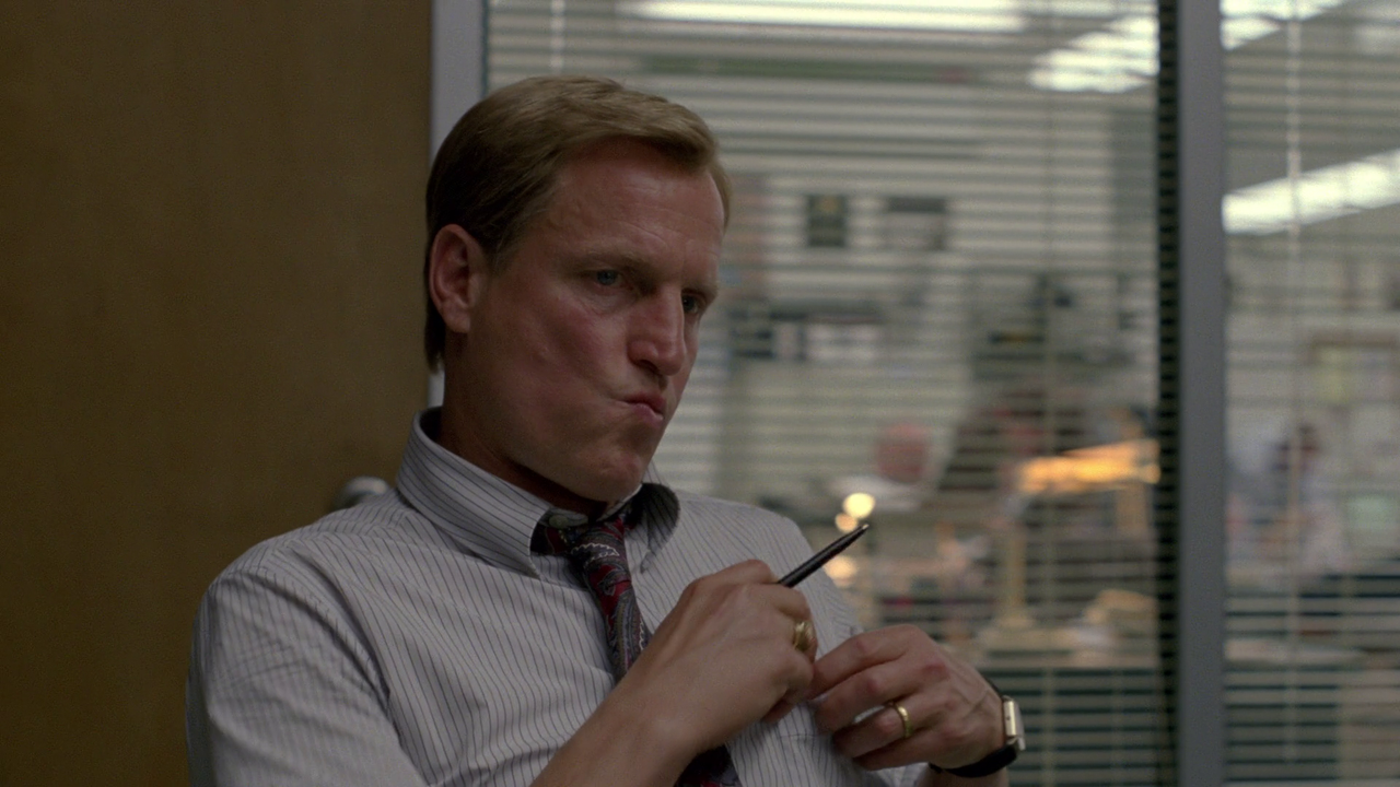 True.Detective.S01E01.La.lunga.luminosa.oscurita.1080p.BDRip.ITA.ENG.x264-BlackBit[screenshot 8]