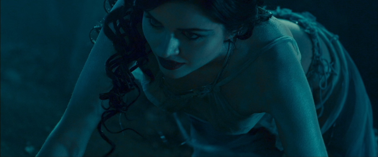 Vampire Killers (2009).mkv_snapshot_01.14.17_[2018.03.20_16.56.4