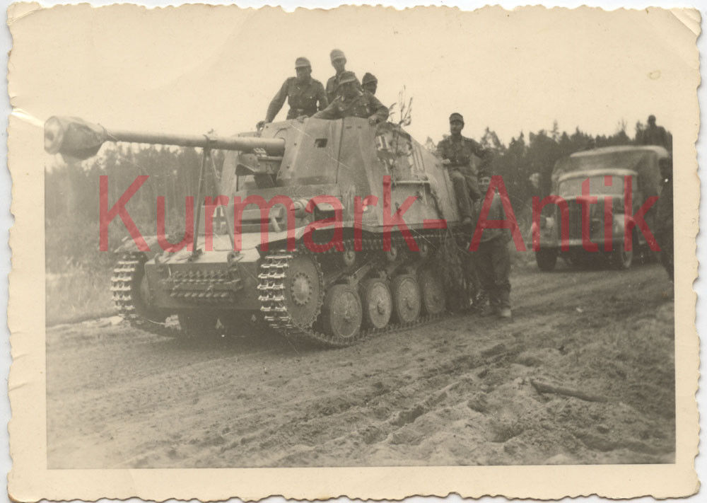 Foto Wehrmacht Panzer Jäger PAK Marder Russland 1944   LKW Opel 