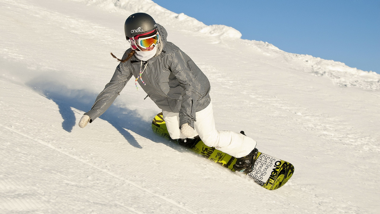 snowboard_girl_descent_extreme_board_mountain_11567_1920x1080