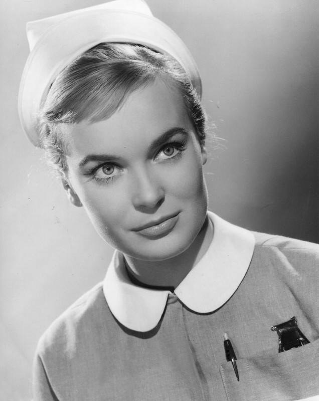 Shirley_Eaton_a05