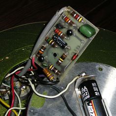 pic - messenger guitar pcb top 2 (inductor)