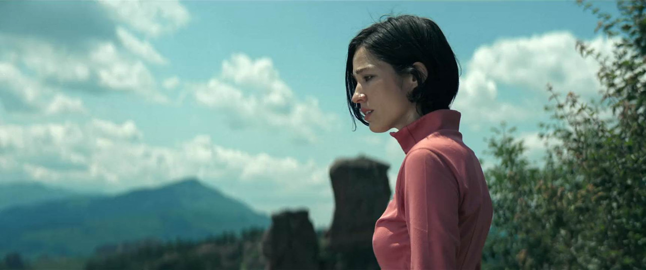 Don't Move 2024 WebRip [Hindi + English] 480p, 720p ESub Screenshot