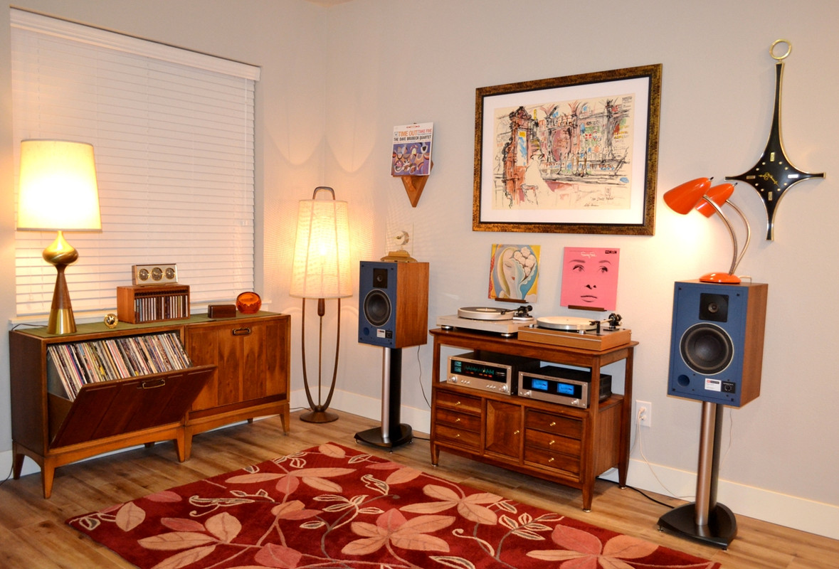 Listening-Space-Tea-Cart-Server-4301-B-Thorens-TD-145.jpg