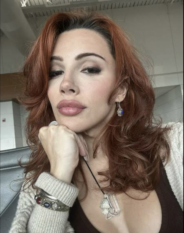 ariel-demure.jpg