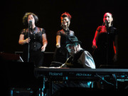 AUSSIE GIRLS, REESE WYNANS