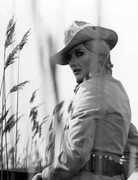 barbara-bouchet-ma84