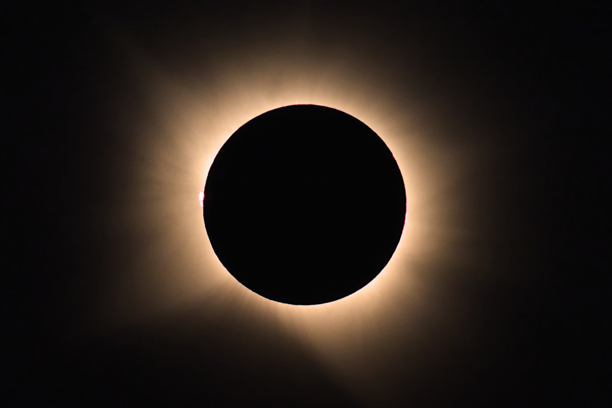 https://i.postimg.cc/zX07f6Ny/216-2-Eclipse-2026-p.jpg