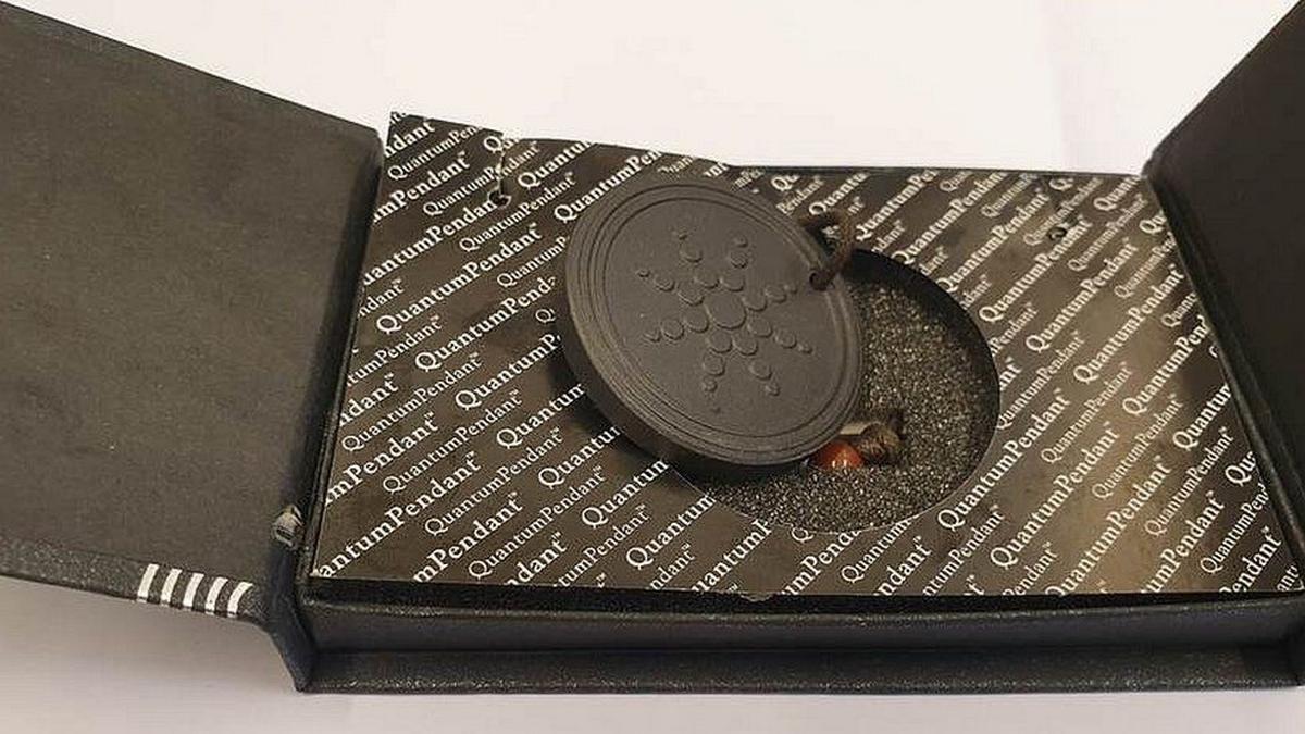 Collares anti-5G son radiactivos y pueden dañar el ADN, advierten autoridades