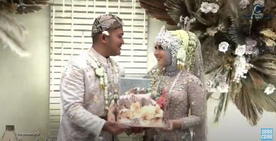 Kesha dan Adhi tunjukkan seserahan