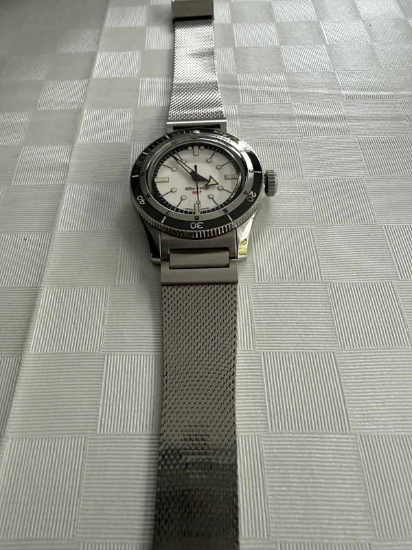 5F90BFD2-7DDD-4DEE-AD47-12A49B04F7E7