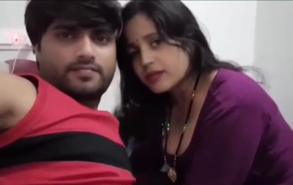 Big boobs bhabhi fucking hot sex with hubby