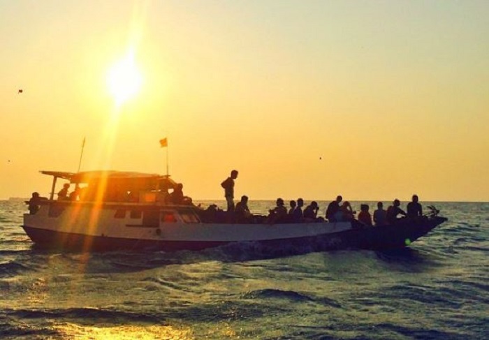Berlayar di Kepulauan Karimunjawa
