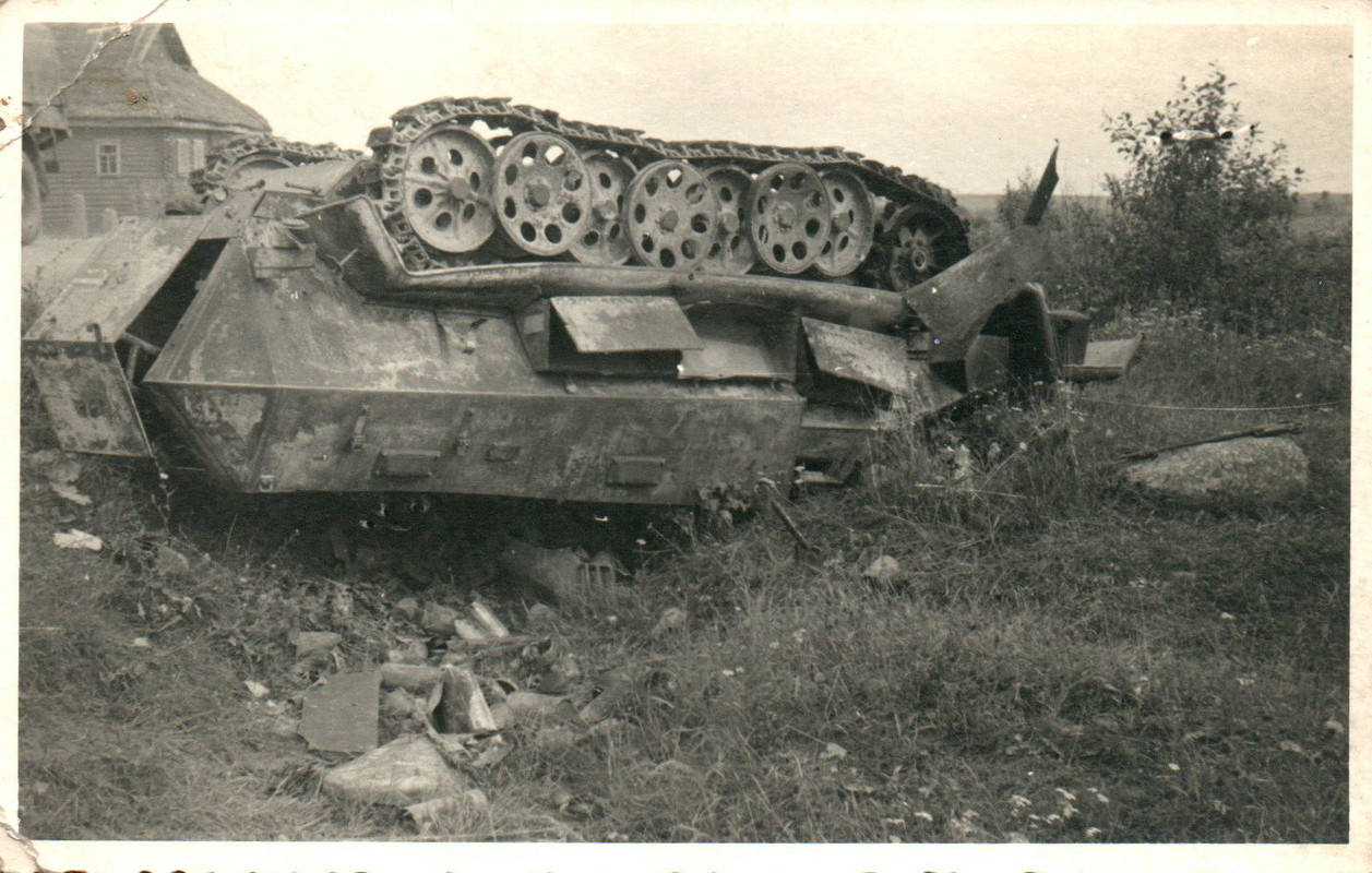 Foto, zerstörter deutscher Panzerspähwagen, Russland 1941