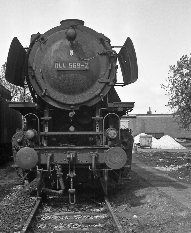 044 569-2 Bw Emden am 22.05.75 im Heimat-Bw