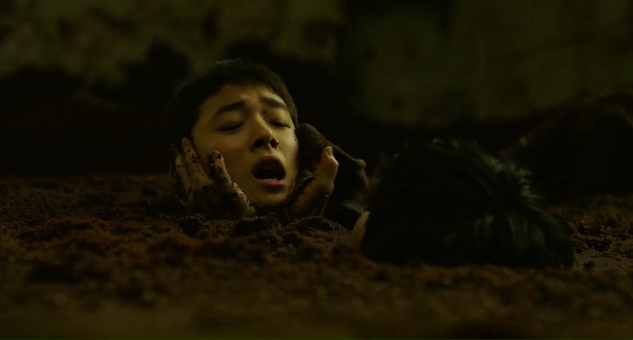 Sinkhole 2021 WebRip [Hindi + Korean] 480p, 720p ESub Screenshot