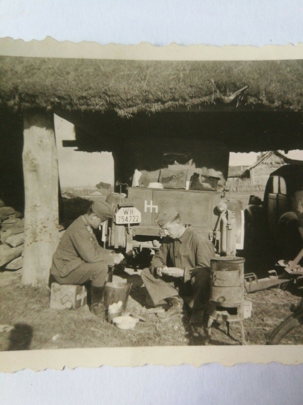 Kübelwagen Wehrmacht, Kfz- WH Soldaten Kartoffel schälen 1941