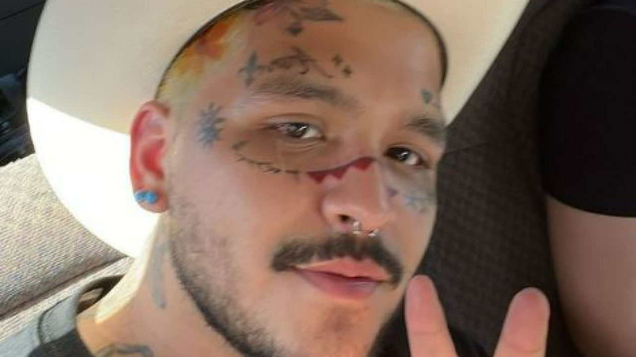 ¿Cómo Karol G? ¡Christian Nodal presume nuevo look y sin tatuajes de Belinda!