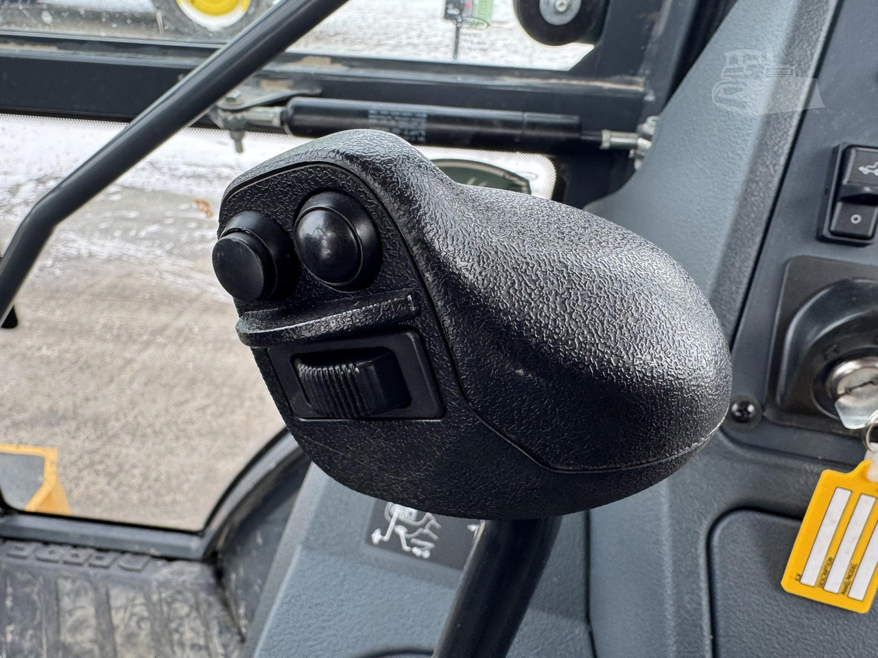 Vehicle thumbnail 34