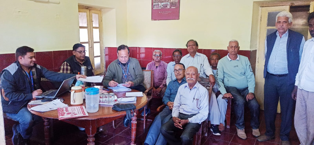 झांसी मण्डल के विभिन्न स्टेशनों पर चिकित्सा स्मार्ट कार्ड यू एम आई डी बनाये जाने हेतु लगाये जा रहे शिविर