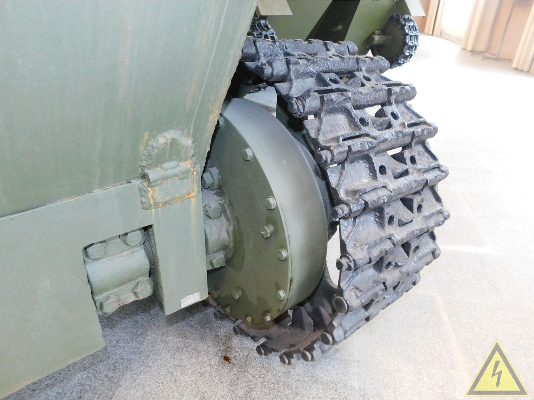 Макет советского бронированного трактор ХТЗ-16, Музейный комплекс УГМК, Верхняя Пышма DSCN5563
