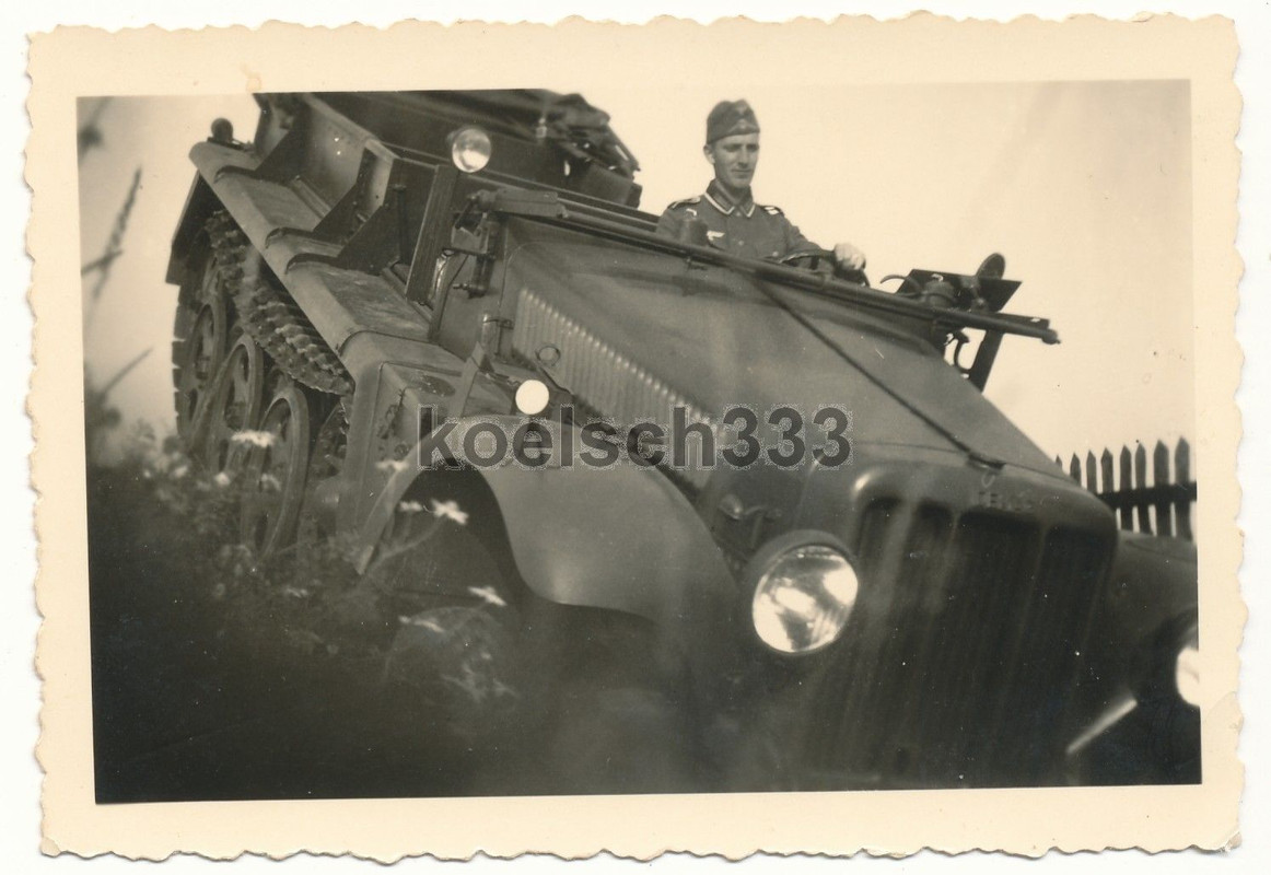 Foto DEMAG Panzer Halbkette im Gelände Wehrmacht