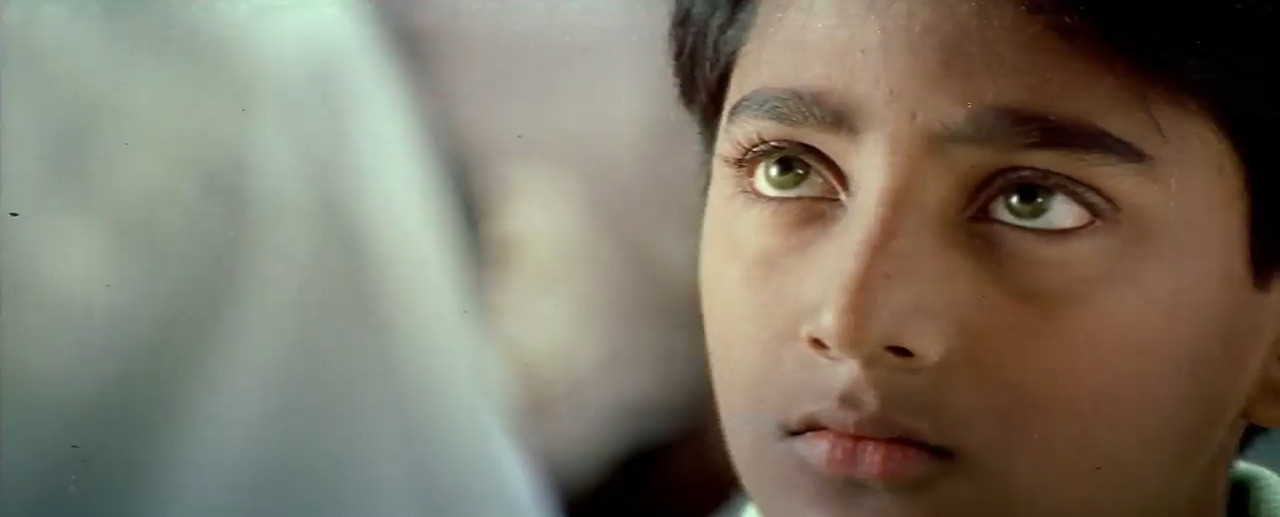 Ezhumalai 2002 WebRip [Tamil] 480p 720p ESub Screenshot