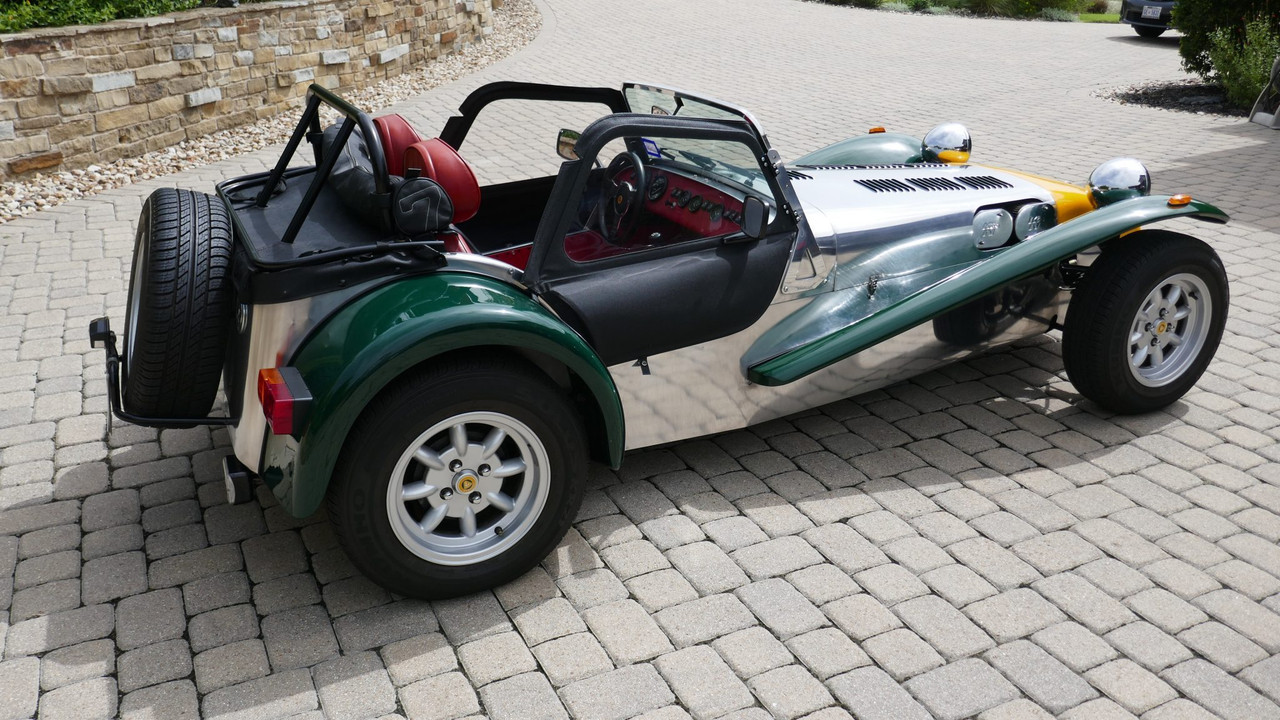 0 98 Caterham S7 1