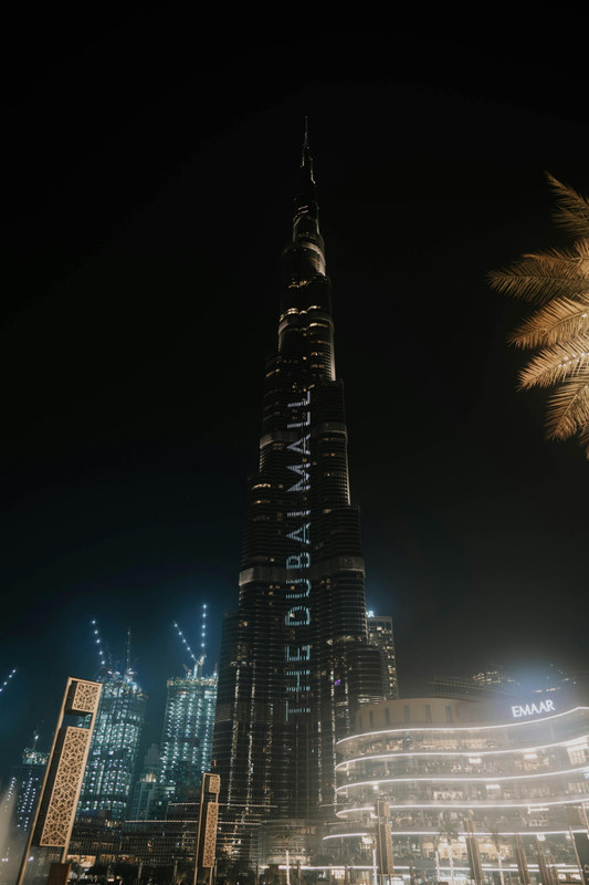The exterior view of Dubai Mall
