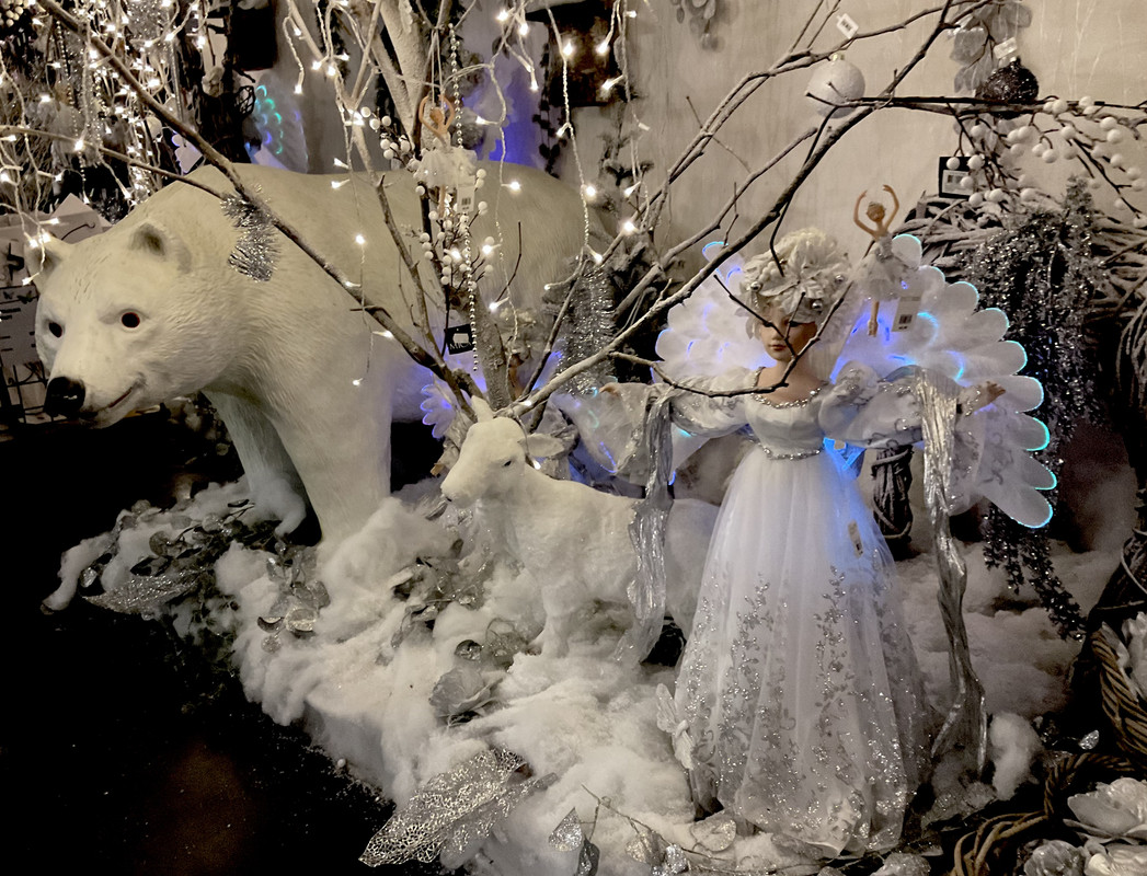 82DD2E36-A6A5-48D4-BD42-33385EF1A328