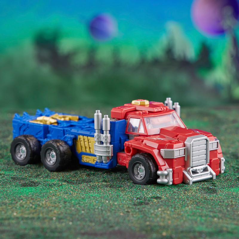 F6160_DIO_TRA_GEN_LEGACY_LDR_ARMADA_OPTIMUSPRIME_0012_Online_2000SQ_2000x