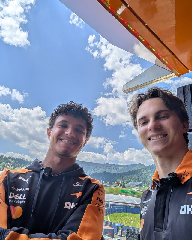landoscar selfie