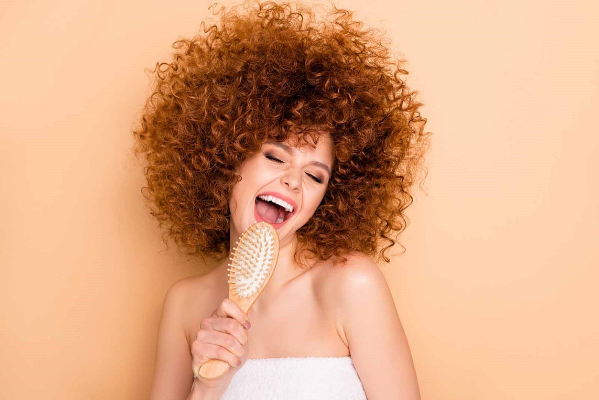 3 vitaminas que harán magia con tu cabello rizado ¿Lo ayudan a creer más rápido?