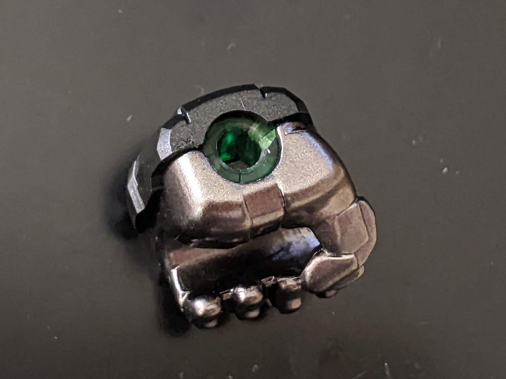 https://i.postimg.cc/zXJZ1R1q/CCSToys-Black-Shin-Getter-cracked-hand.jpg