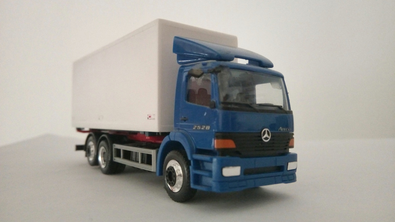 Macht (8106)