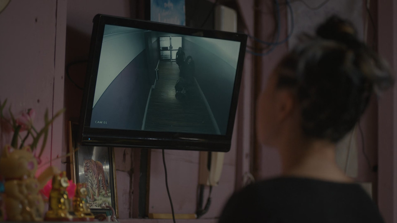 Top of the Lake (2013) - S02E01 - Episode 1 (1080p BluRay x265 S