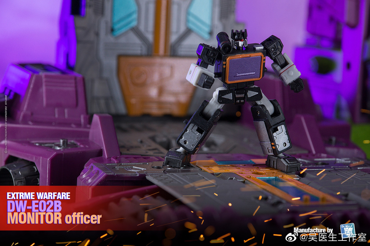 DW-E02-Monitor-Officer08