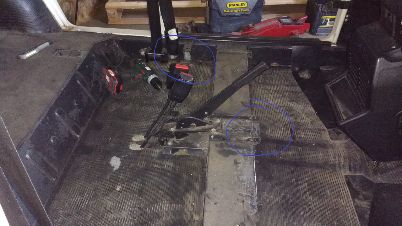 equerre fixation sieges avant