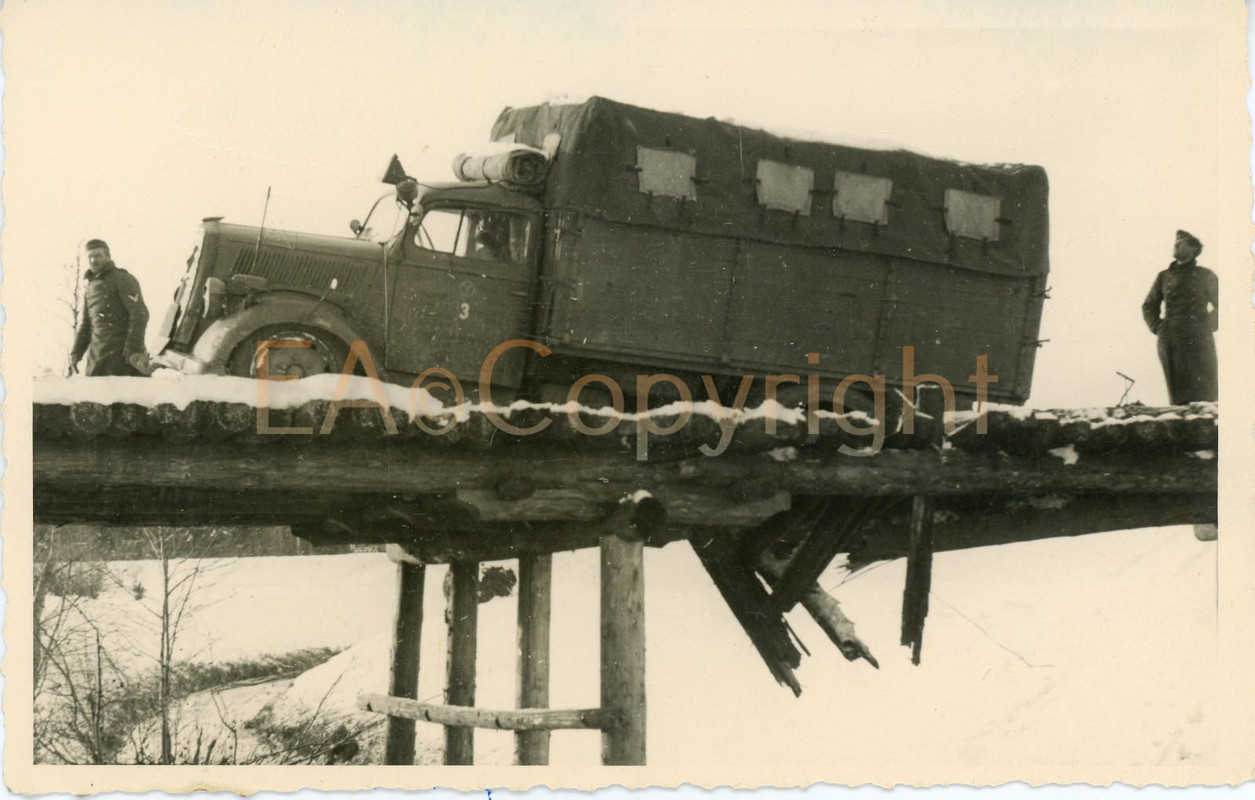 Russland Kämpfe LKW Camion Truck Wappen Kennzeichen Division Fot