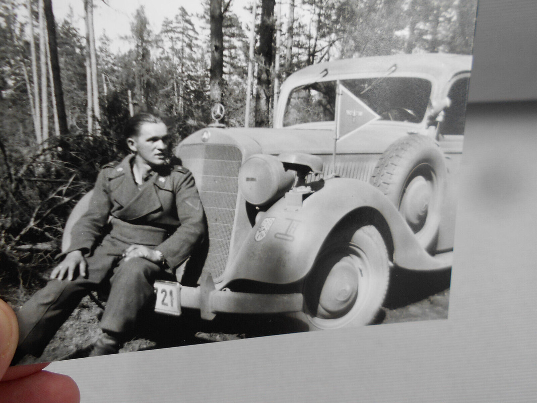 Militär-PKW mit Wappen einer schw.Panzer-Jäger-Abteilung 1943.