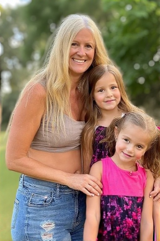 Mother-and-daughter-in-the-sum-11