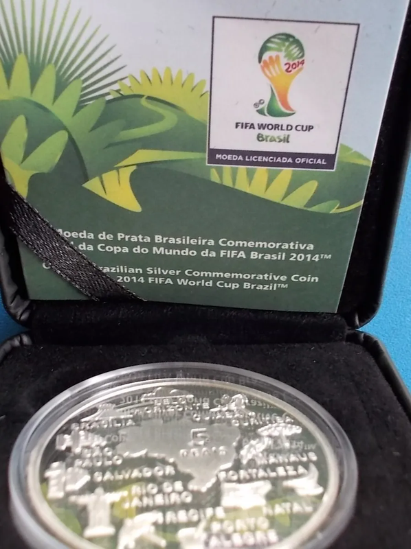 medalha-prata-copa-futebol-de-2014-estojo-e-certificado-D_NQ_NP_679937-MLB26660379412_012018-F