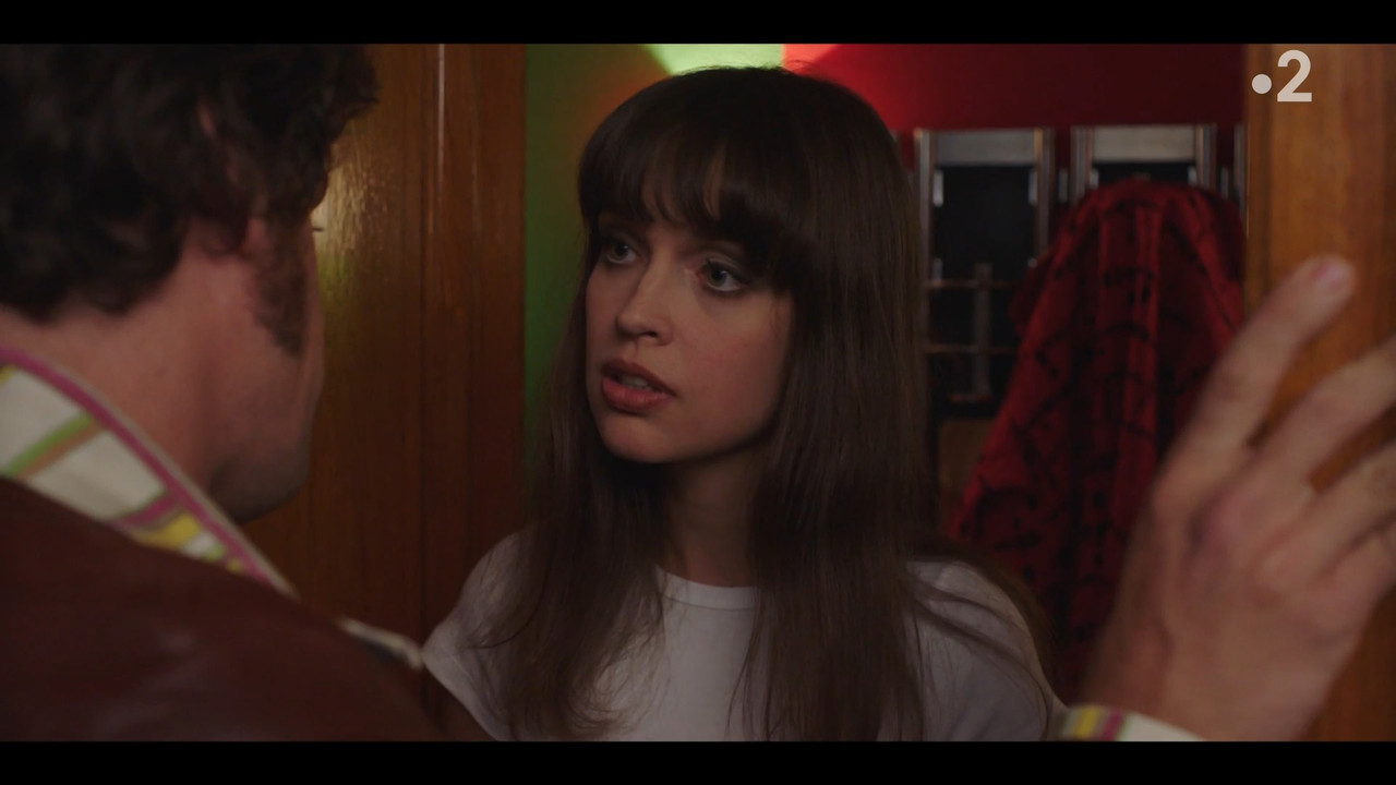 2022-05-13_21_10_Fr2_Les-petits-meurtres-d-Agatha-Christie-70-s_3x2_La-chambre-noire.mp4_snapshot_01