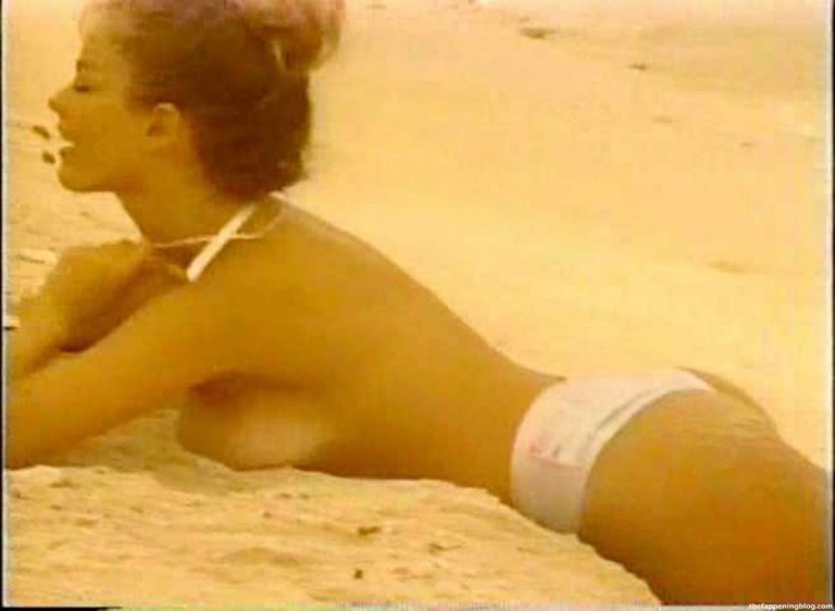 [Image: 0617040546988-001-01-Sofia-Vergara-Nude-...68x562.jpg]