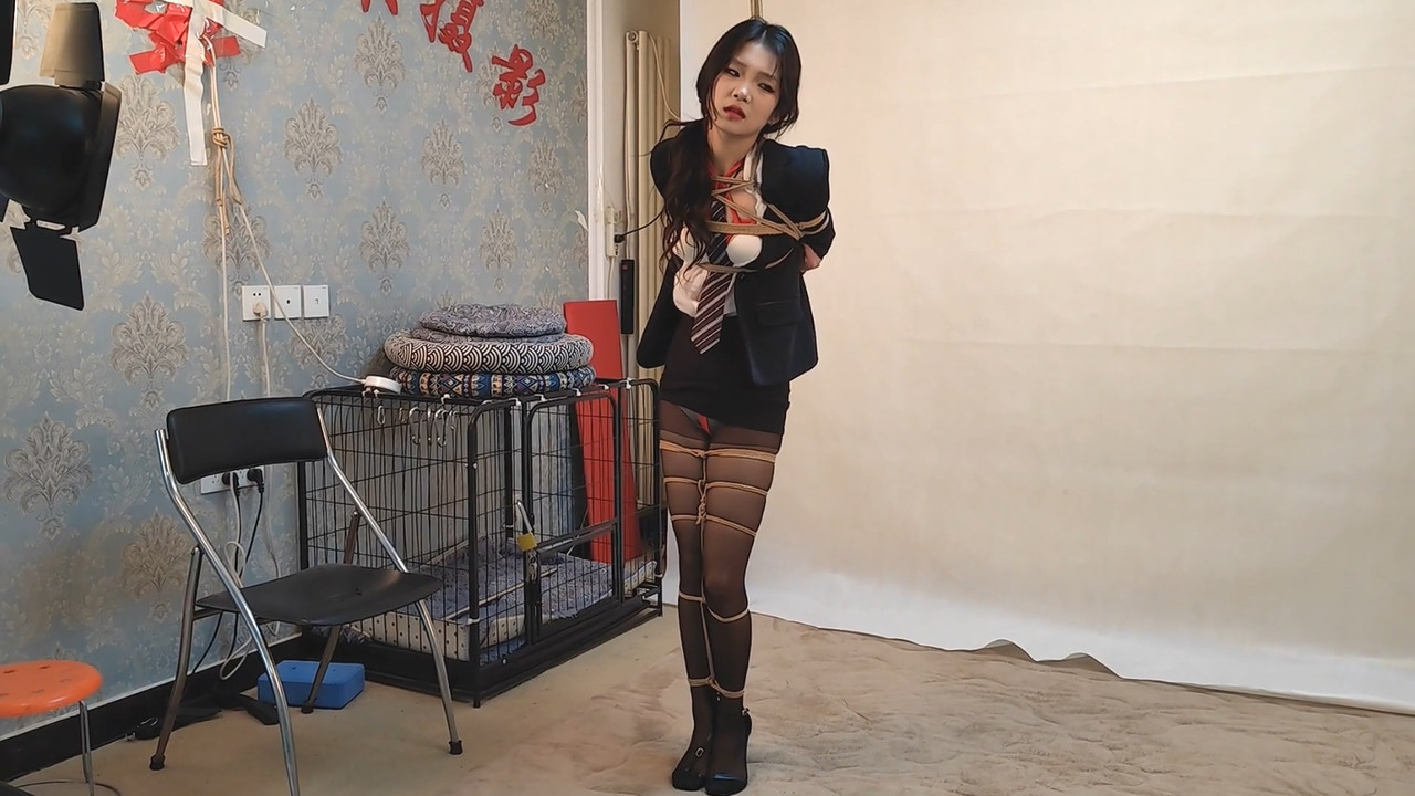 随心绳艺 雨溪 上班迟到的风骚女秘.mp4_20231226_185206.327