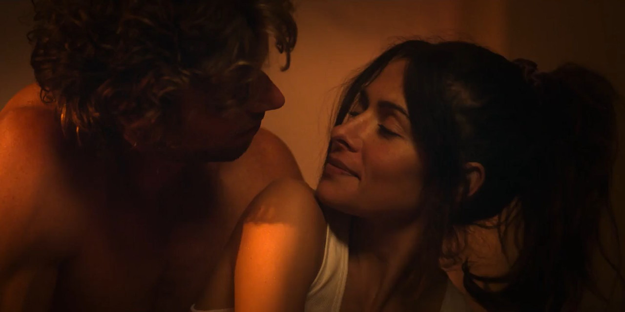 Sex/Life (2021) Season 1 [Hindi + Tamil + Telugu + English] WebRip 480p, 720p ESub - Complete Screenshot