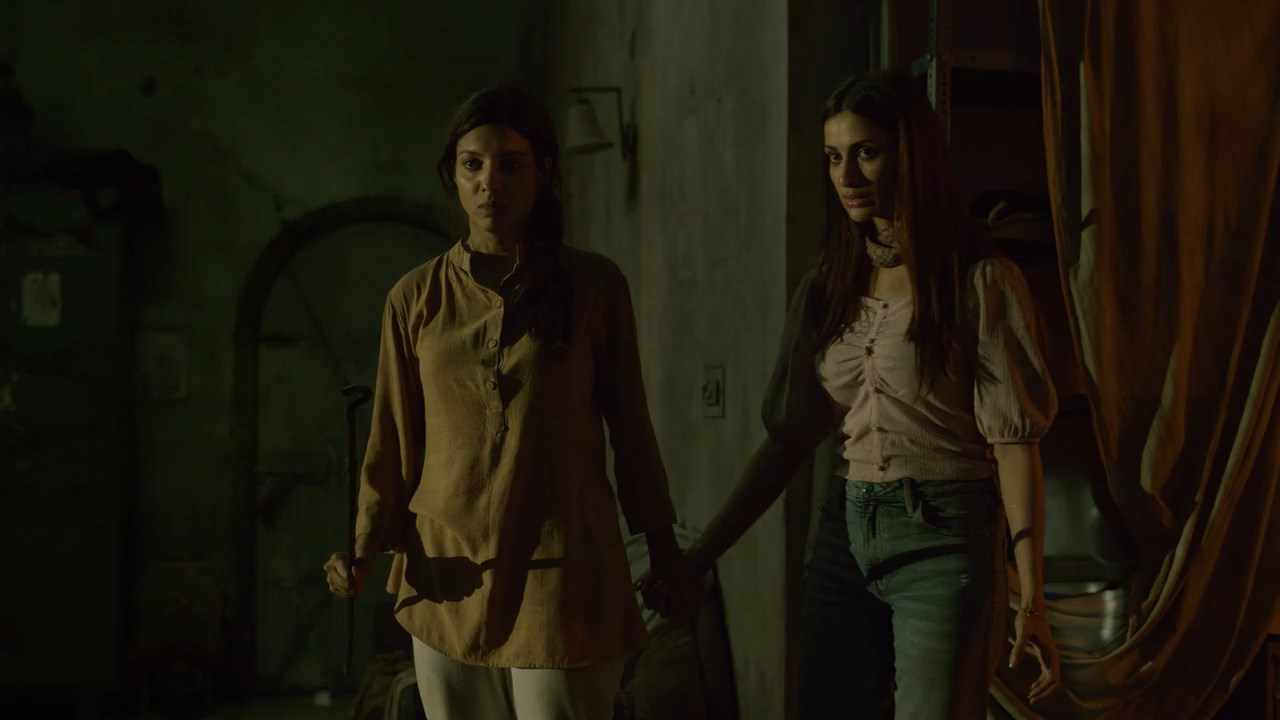 Swipe Crime (2024) Season 1 [Hindi] WebRip 480p, 720p ESub - Complete Screenshot