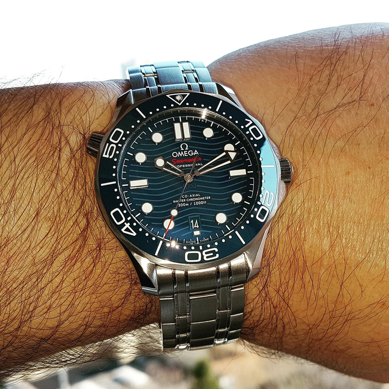 Ω Seamaster Professional Diver 300M Co-Axial Master Chronometer 42mm Blue (2)