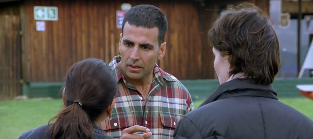 8x10 Tasveer 2009 WebRip [Hindi + Tamil] 480p 720p ESub Screenshot
